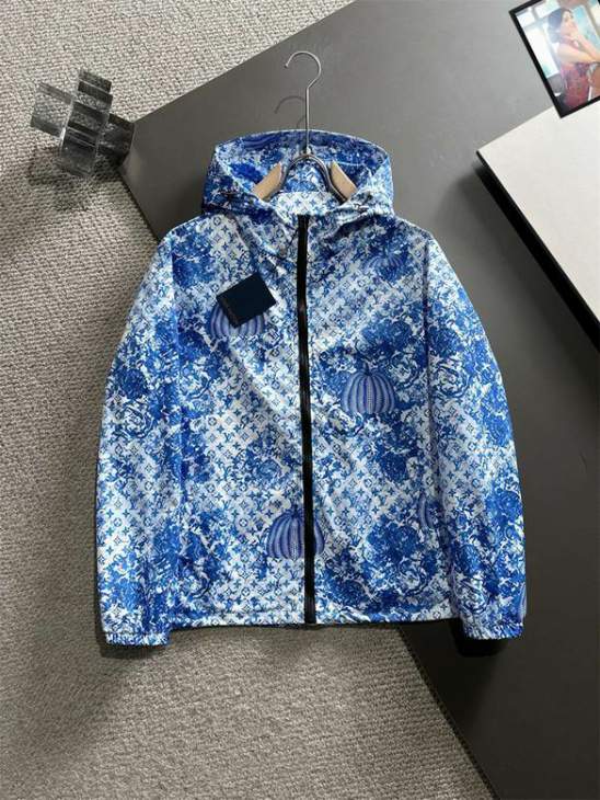 Picture of Louis Vuitton Jackets _SKULVM-3XL12yn18532539